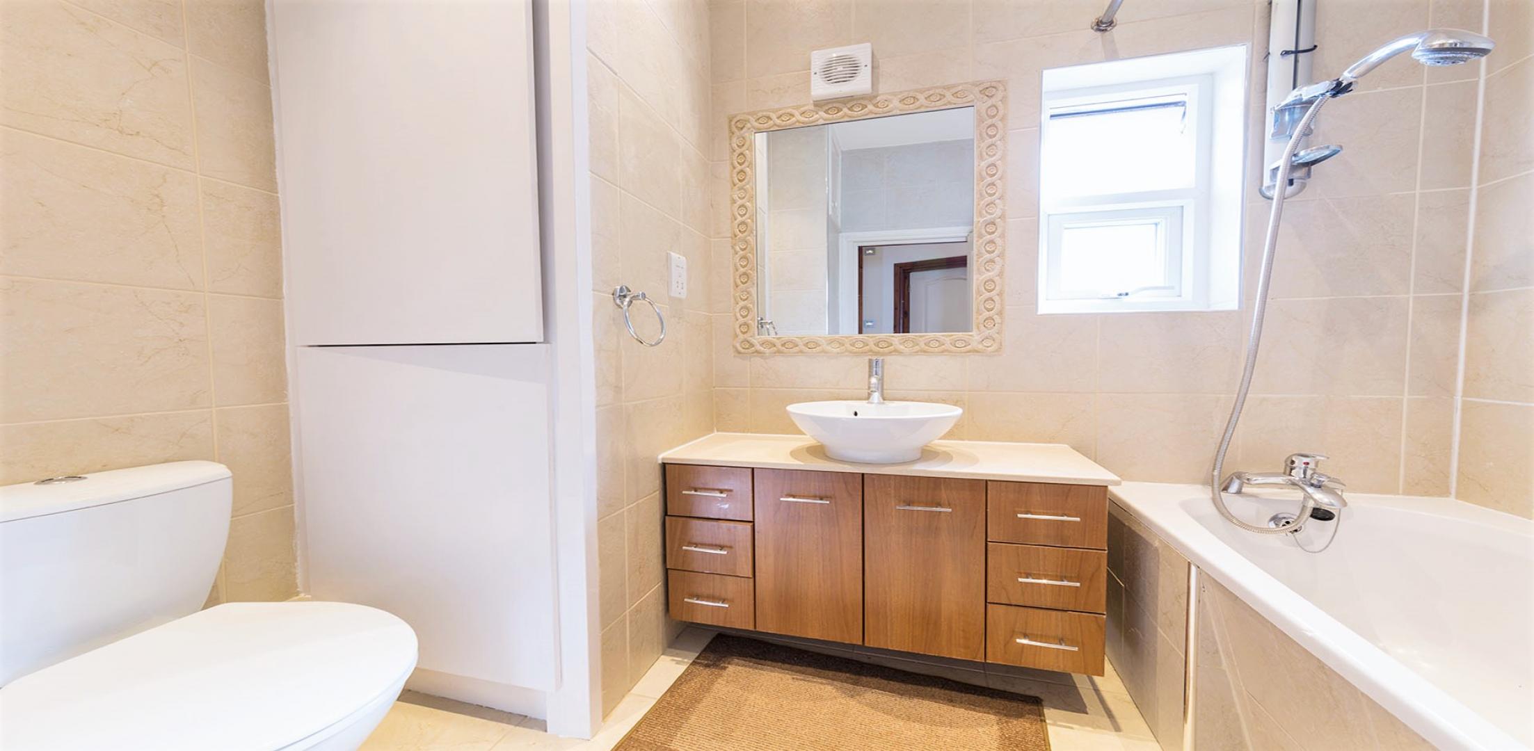 			2 Bedroom, 1 bath, 1 reception Flat			 Park Drive, GOLDERS GREEN